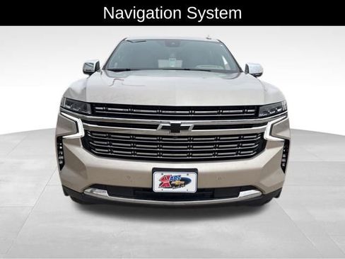 Used 2024 Chevrolet Suburban Premier image 2
