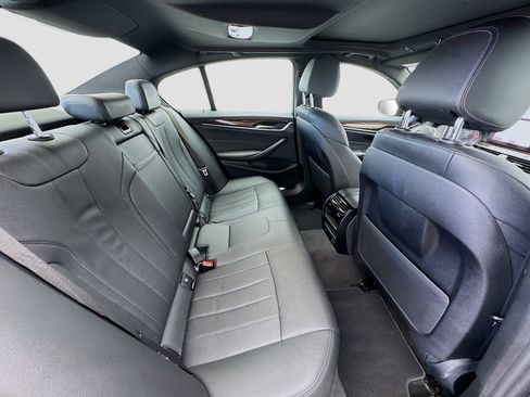 Used 2023 BMW 540i w/ M Sport Package image 19