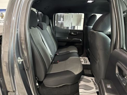 Used 2020 Toyota Tacoma TRD Sport w/ Technology Package image 26