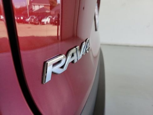 Used 2025 Toyota RAV4 LE AWD/4WD image 9