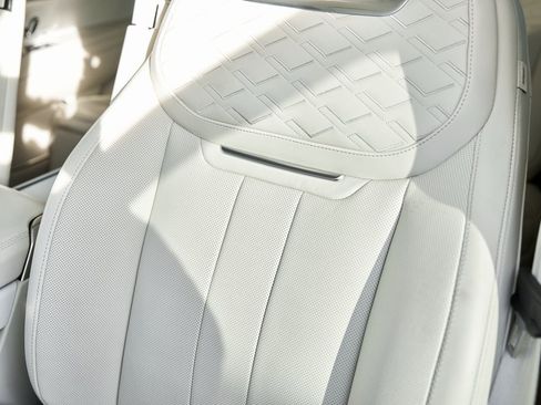 Used 2024 Land Rover Range Rover SV image 48