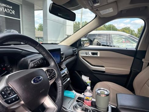 Used 2022 Ford Explorer Limited w/ Equipment Group 301A AWD/4WD image 25