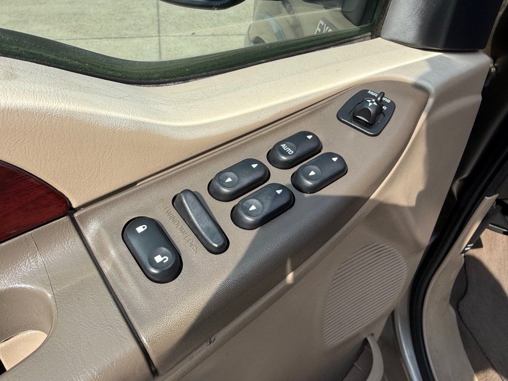Used 2003 Ford Excursion Limited RWD image 28