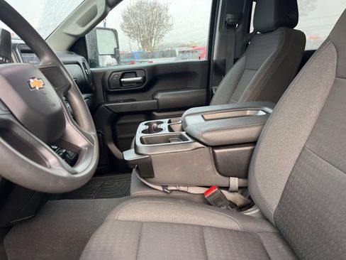 Used 2024 Chevrolet Silverado 2500 Custom w/ Custom Value Package image 10