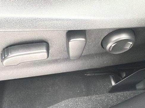 Certified 2023 Subaru Forester Premium image 37