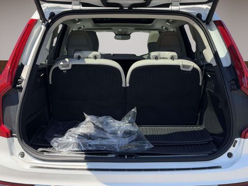 Used 2024 Volvo XC90 B5 Plus AWD/4WD image 13