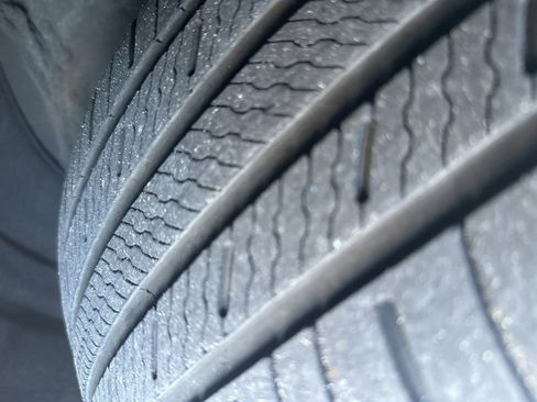 Used 2023 Toyota Highlander LE image 9