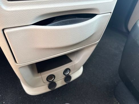 Used 2018 Dodge Grand Caravan SE w/ UConnect Hands-Free Group FWD image 26