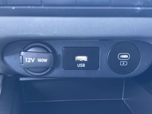 Certified 2025 Hyundai Elantra SE FWD image 27