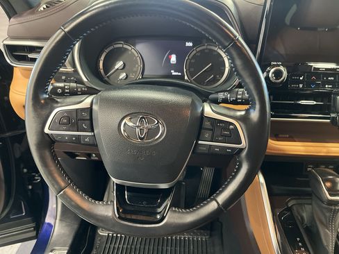 Used 2022 Toyota Highlander Platinum AWD/4WD image 10