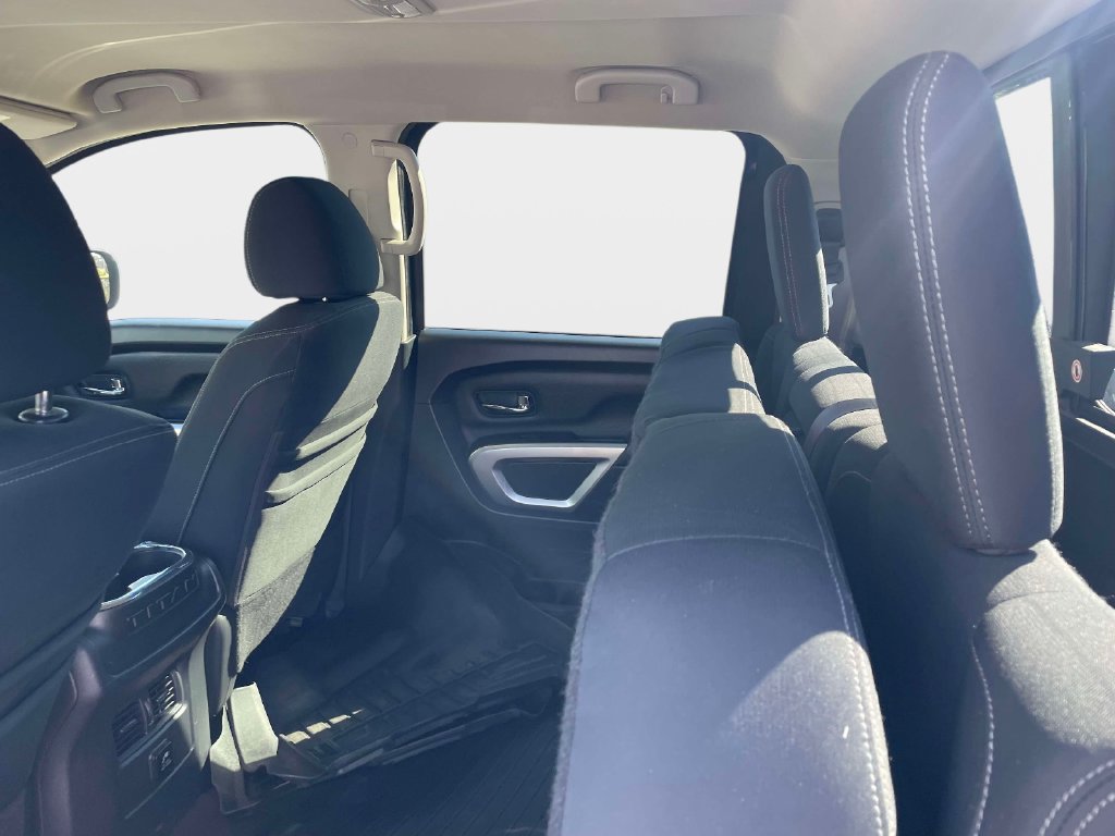 Used 2018 Nissan Titan SV w/ SV Convenience Package AWD/4WD image 16