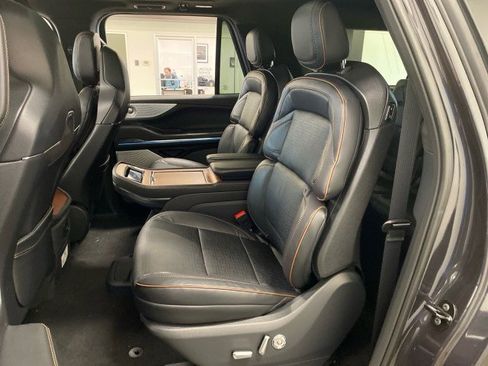 New 2026 Lincoln Navigator L Black Label AWD/4WD image 42