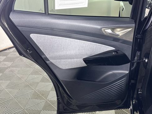 Certified 2025 Volkswagen ID.4 Pro AWD/4WD image 20