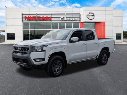 Certified 2025 Nissan Frontier SV w/ SV Convenience Package image 7