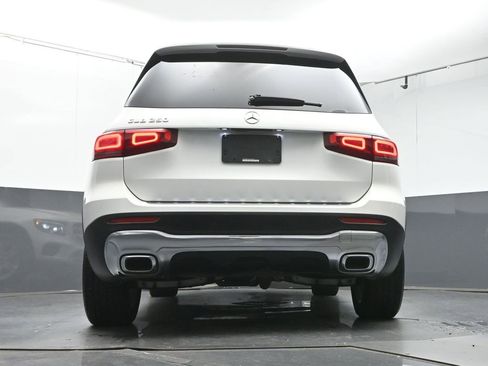 Used 2020 Mercedes-Benz GLB 250 GLB 250 w/ Premium Package image 38