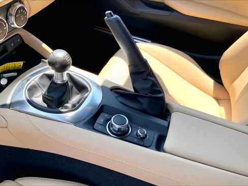Certified 2025 MAZDA MX-5 Miata Grand Touring RWD image 15