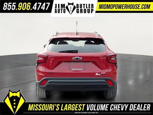 New 2026 Chevrolet Trax RS w/ Sunroof Package image 5