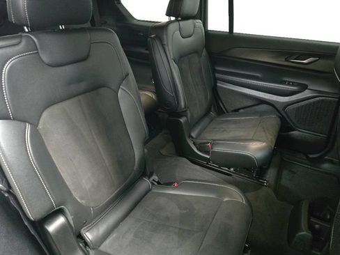 Used 2023 Jeep Grand Cherokee L Laredo AWD/4WD image 16