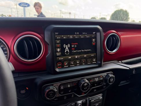 Used 2023 Jeep Wrangler Unlimited Rubicon w/ Dual Top Group AWD/4WD image 16