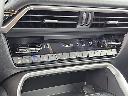 Certified 2025 MAZDA CX-90 3.3 Turbo S w/ Premium Package image 16