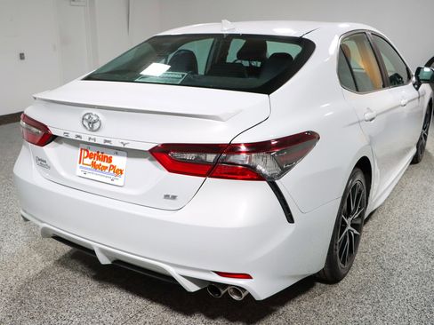 Used 2024 Toyota Camry SE image 7