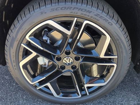 New 2026 Volkswagen Tiguan SEL R-Line image 5