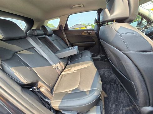 Used 2023 Kia Sportage EX FWD image 16
