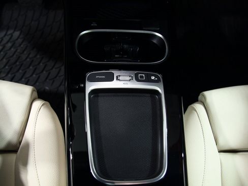 Used 2025 Mercedes-Benz CLA 250 4MATIC image 22