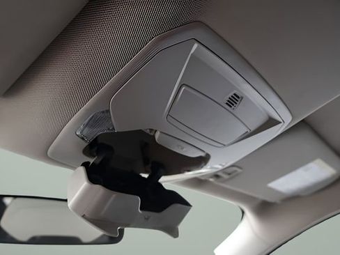 Used 2019 Ford Escape SE image 24