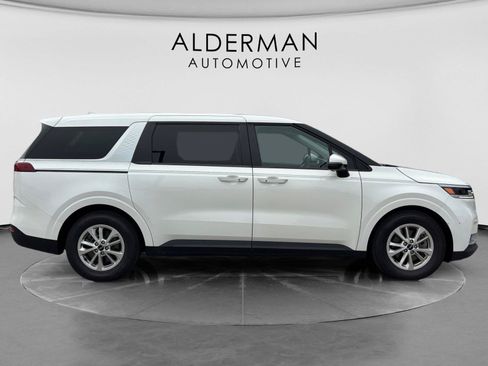 Used 2022 Kia Carnival LX FWD image 6