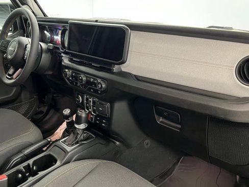 Used 2024 Jeep Wrangler Willys image 24