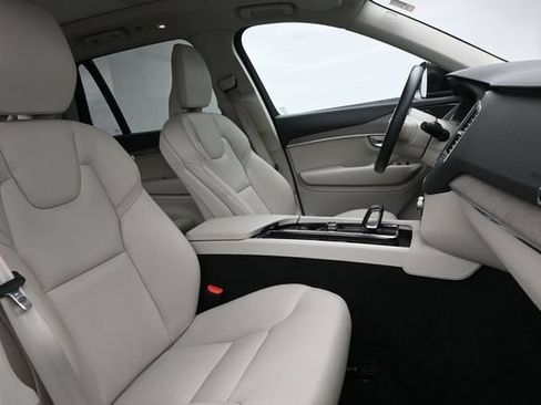 Used 2023 Volvo XC90 B6 Core w/ Protection Package Premier AWD/4WD image 32
