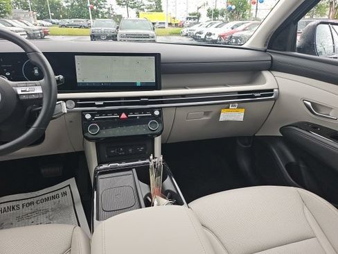 Used 2025 Hyundai Tucson Limited AWD/4WD image 18