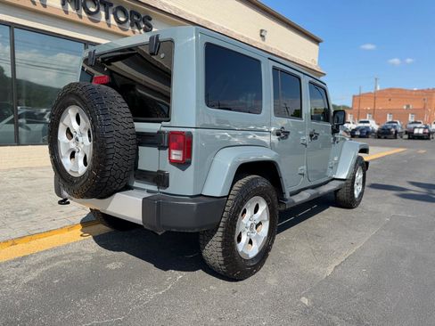 Used 2014 Jeep Wrangler Unlimited Sahara AWD/4WD image 3