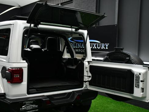 Used 2018 Jeep Wrangler Unlimited Sahara AWD/4WD image 42