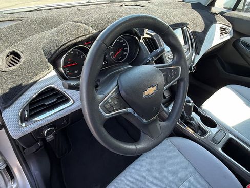 Used 2019 Chevrolet Cruze LS w/ LS Fleet Convenience Package FWD image 10