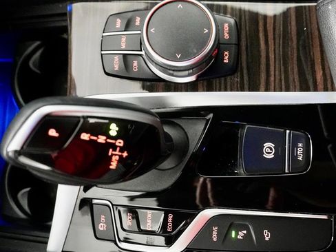 Used 2019 BMW 530e w/ Convenience Package image 21