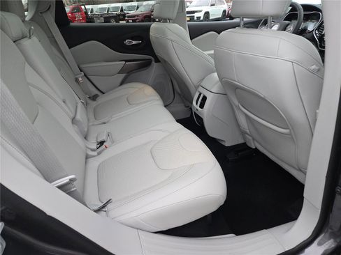 Used 2022 Jeep Cherokee Limited w/ Elite Package image 11