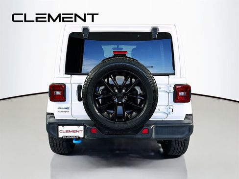 Used 2023 Jeep Wrangler Unlimited Sahara w/ Cold Weather Group image 8