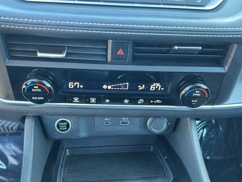 Used 2023 Nissan Rogue SV AWD/4WD image 14