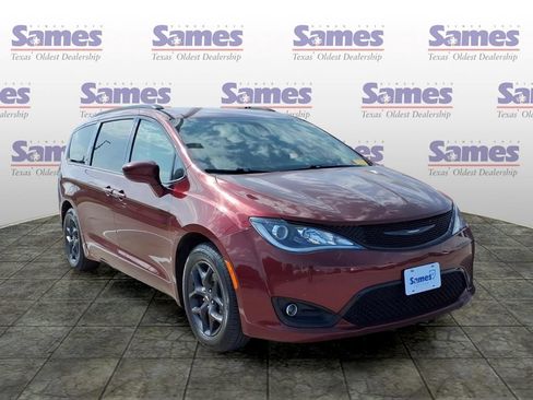 Used 2018 Chrysler Pacifica Touring-L Plus w/ S Appearance Package FWD image 1