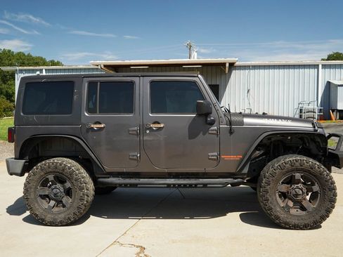 Used 2014 Jeep Wrangler Unlimited Sport AWD/4WD image 3
