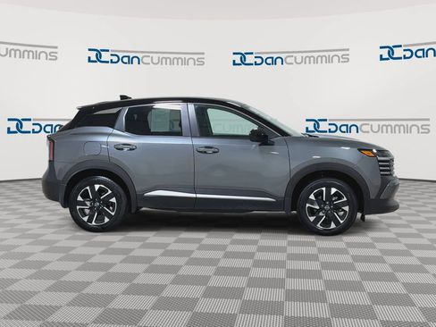 Used 2025 Nissan Kicks SV w/ Charging Package AWD/4WD image 9