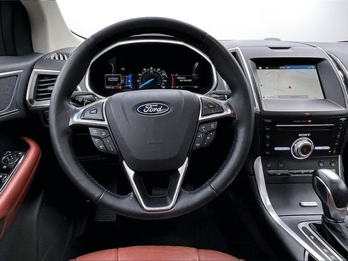 Used 2018 Ford Edge Titanium w/ Equipment Group 301A image 11