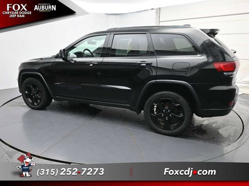 Used 2018 Jeep Grand Cherokee Laredo AWD/4WD image 18