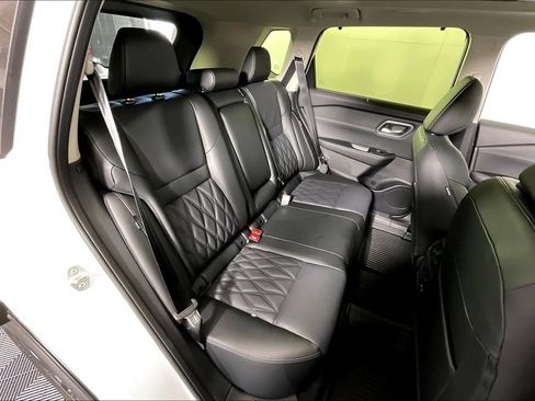 New 2026 Nissan Rogue Platinum AWD/4WD image 16