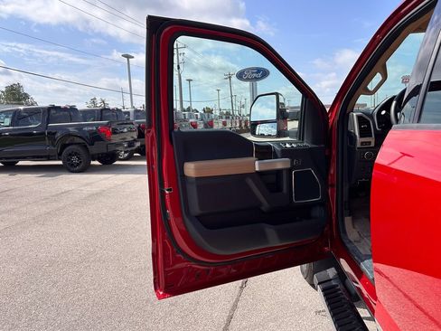 Certified 2022 Ford F350 Lariat w/ Lariat Ultimate Package AWD/4WD image 12