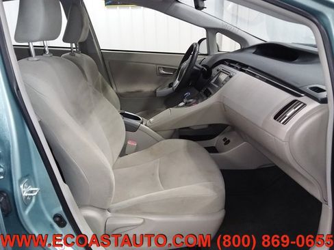 Used 2014 Toyota Prius Three image 13