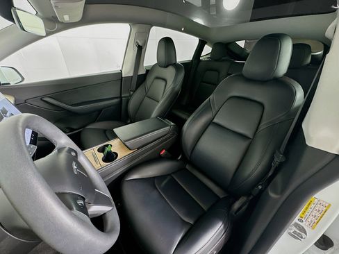 Used 2022 Tesla Model Y Performance AWD/4WD image 13