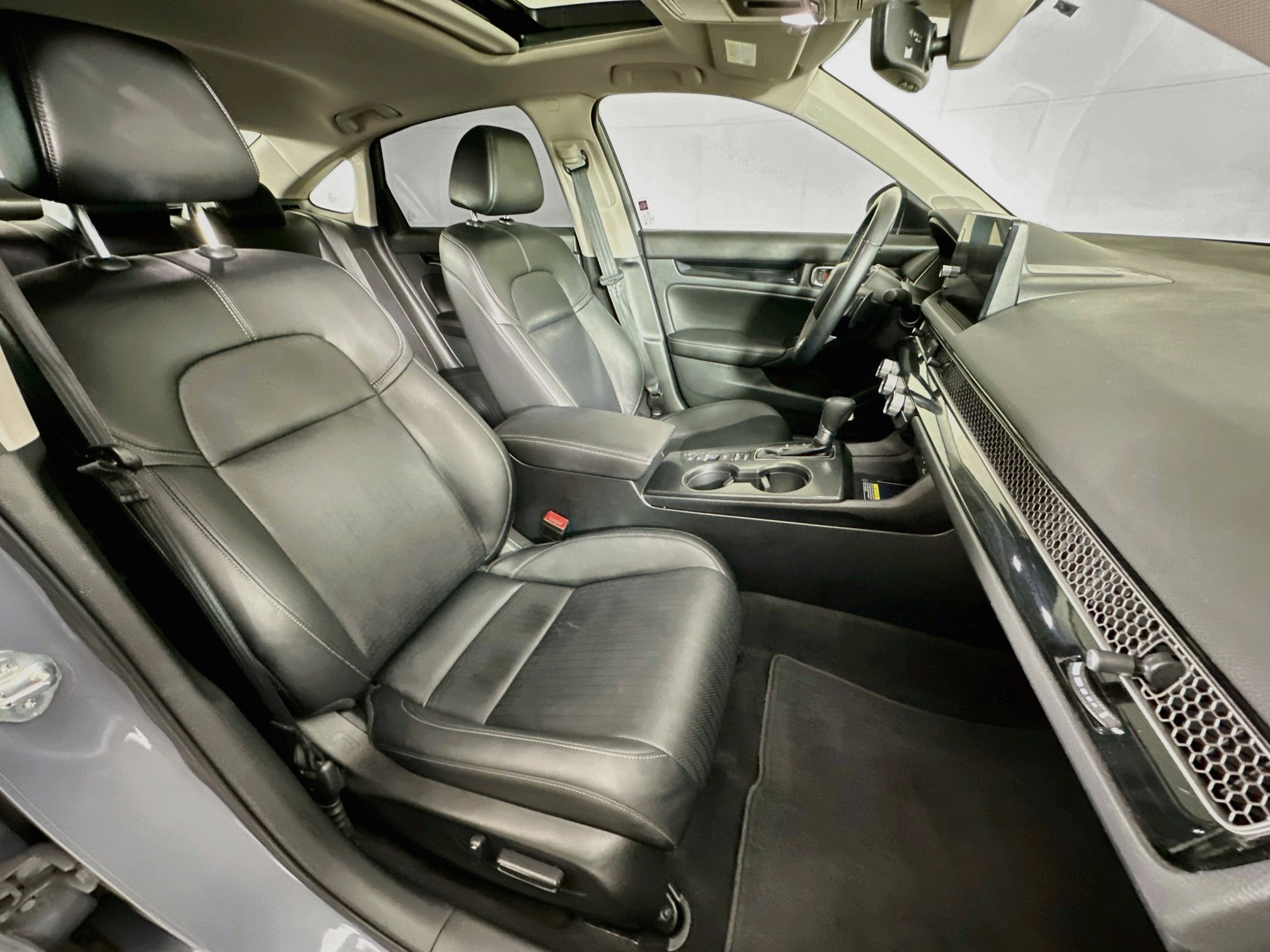 Used 2024 Honda Civic Touring image 31